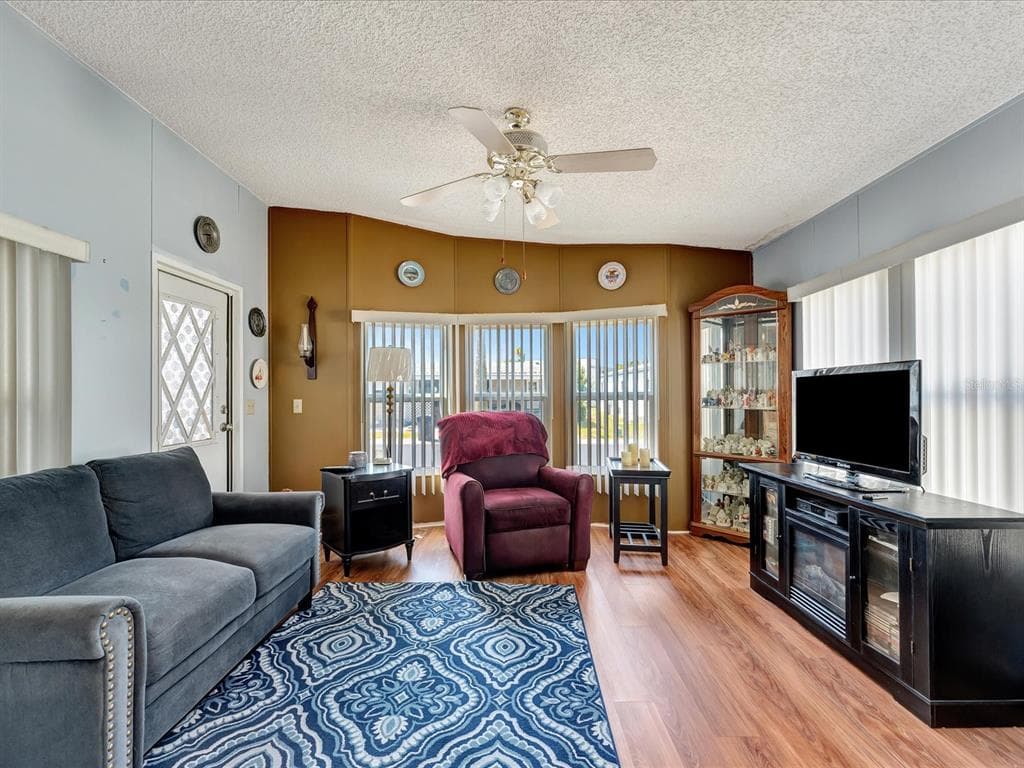 199 S Port Royal Lane, Apollo Beach, FL, 33572