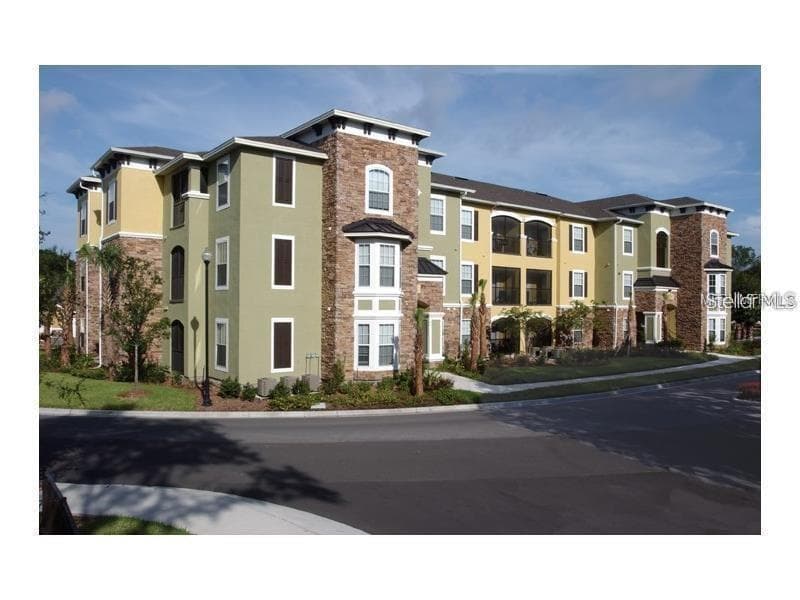 10201 Courtney Palms Boulevard, Unit 302, Tampa, FL, 33619