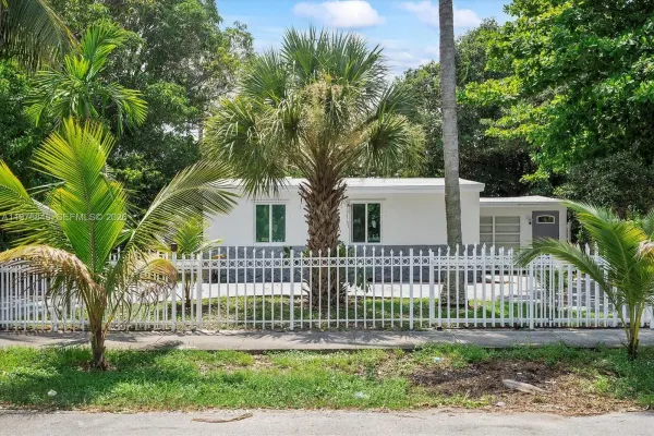 4520 SW 38th Street, West Park, FL 33023