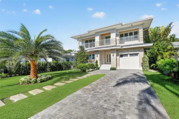 1017 S Palmway, Lake Worth, FL, 33460