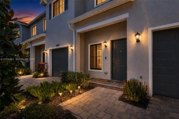 4825 Dillion Street, Lake Worth, FL 33463