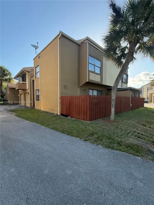 8330 N Missionwood Circle, Unit B23, Miramar, FL, 33025