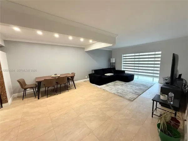 6101 N Falls Cir Drive, Unit 405, Lauderhill, FL, 33319