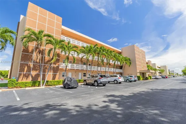 201 SE 11th Terrace, Unit 102, Dania Beach, FL, 33004