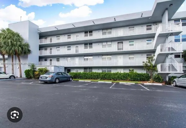 107 Royal Park Drive, Unit 4f, Oakland Park, FL, 33309