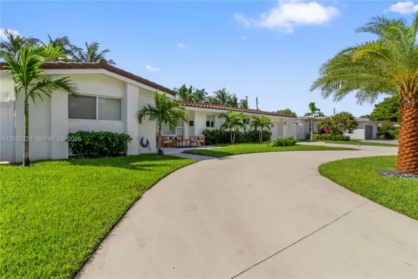 2862 NE 35th Court, Lighthouse Point, FL 33064