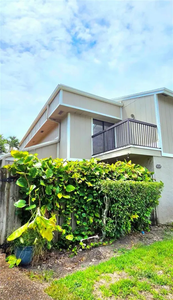 608 Commodore Drive, Plantation, FL, 33325