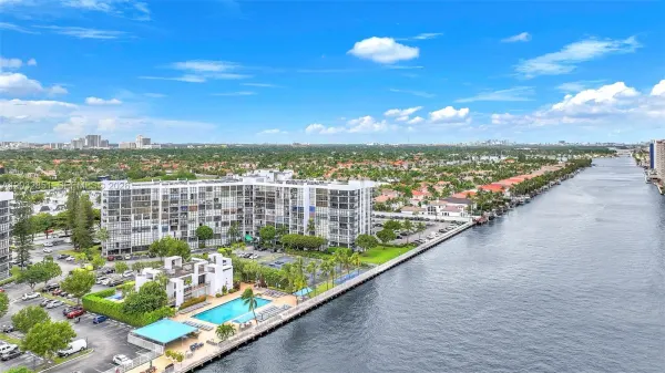 1000 Parkview Drive, Unit 229, Hallandale Beach, FL, 33009