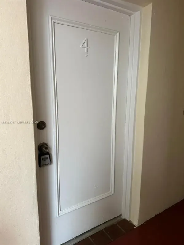 2008 N Jackson Street, Unit B4, Hollywood, FL, 33020