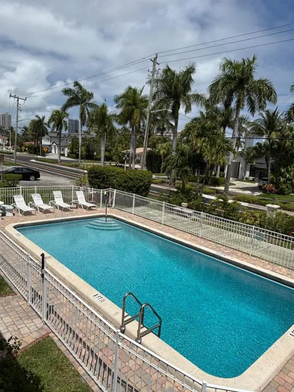 500 Layne Boulevard 12, Hallandale Beach, FL 33009