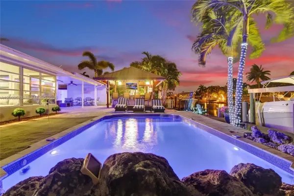 200 SE 3rd Street, Pompano Beach, FL 33060