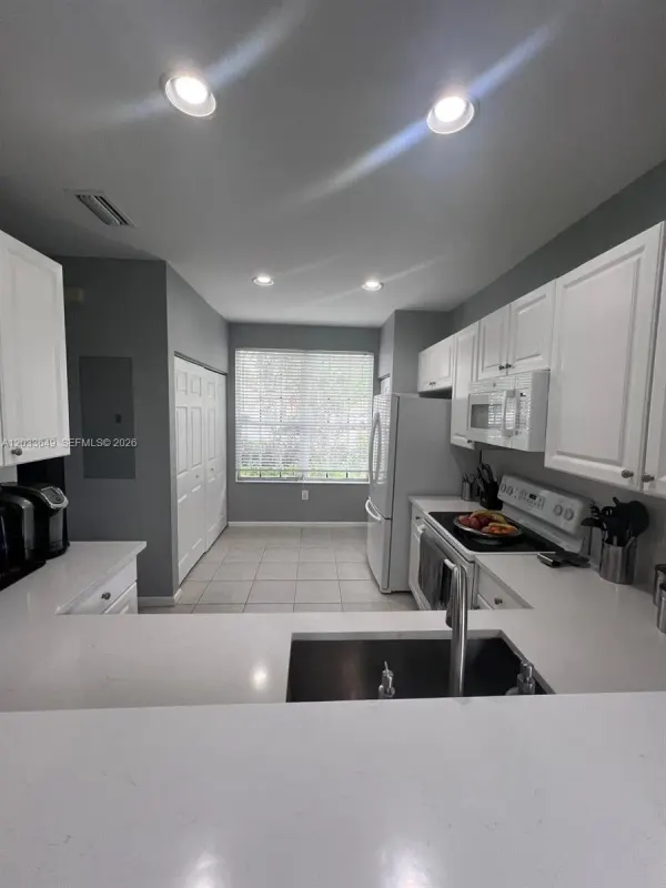 681 NW 42nd Avenue, Plantation, FL 33317
