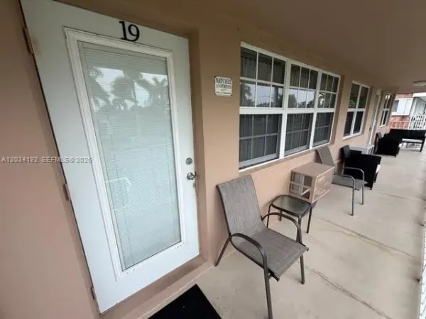500 Layne Boulevard 19, Hallandale Beach, FL 33009