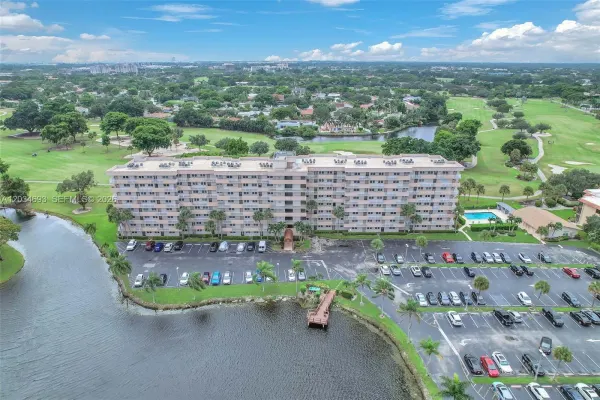 250 Jacaranda Drive 704, Plantation, FL 33324