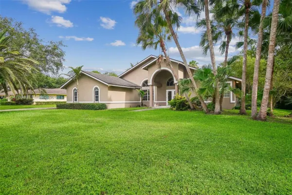 14591 SW 23rd Street, Davie, FL 33325