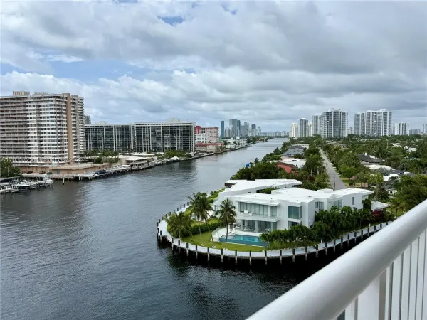 121 Golden Isles Drive 904, Hallandale Beach, FL 33009
