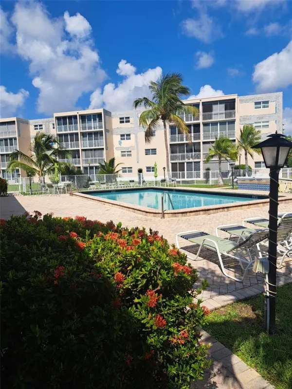 1024 SE 3rd Avenue 304, Dania Beach, FL 33004