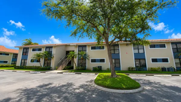 1463 Lake Crystal Drive G, West Palm Beach, FL 33411
