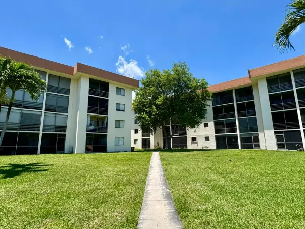 5981 Via Vermilya 208, Lake Worth, FL 33462