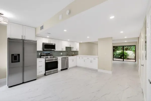 1330 NW 13th Street 12, Boca Raton, FL 33486
