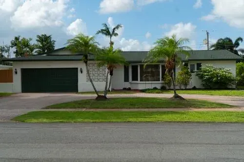 5541 SW 7th Street, Plantation, FL 33317