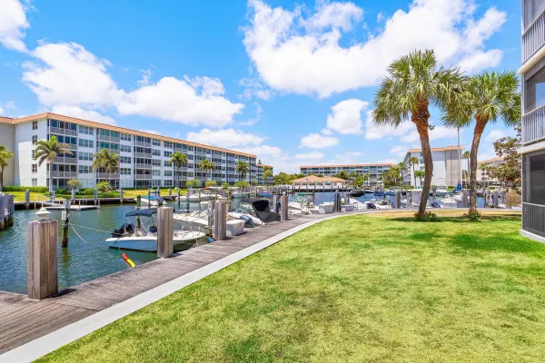 911 Gardenia Drive 154, Delray Beach, FL 33483