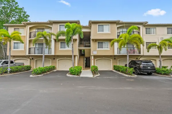 1100 S Crestwood Ct Court S 1109, Royal Palm Beach, FL 33411