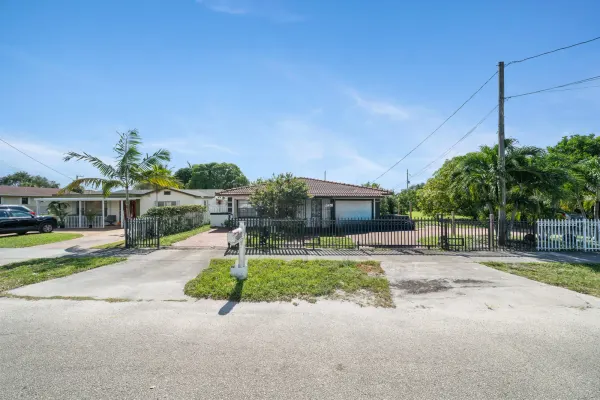 5720 Flagler Street, Hollywood, FL 33023
