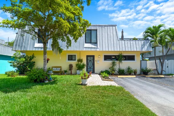 1351 NE 40th Place, Oakland Park, FL 33334