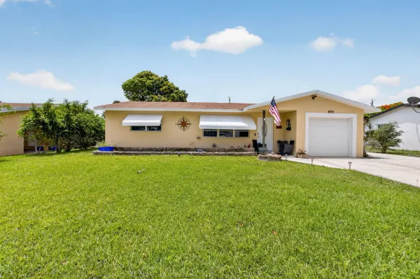 220 SW 10th Avenue, Boynton Beach, FL 33435