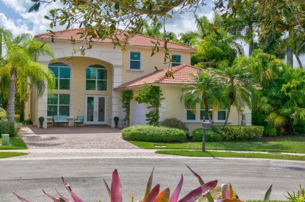 136 Casa Grande Court, Palm Beach Gardens, FL 33418