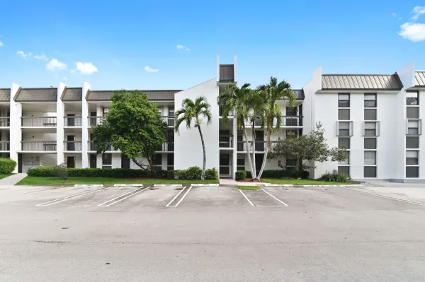 8441 Forest Hills Drive 306, Coral Springs, FL 33065