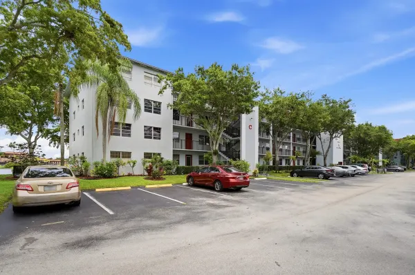 1401 SW 134th Way 410c, Pembroke Pines, FL 33027