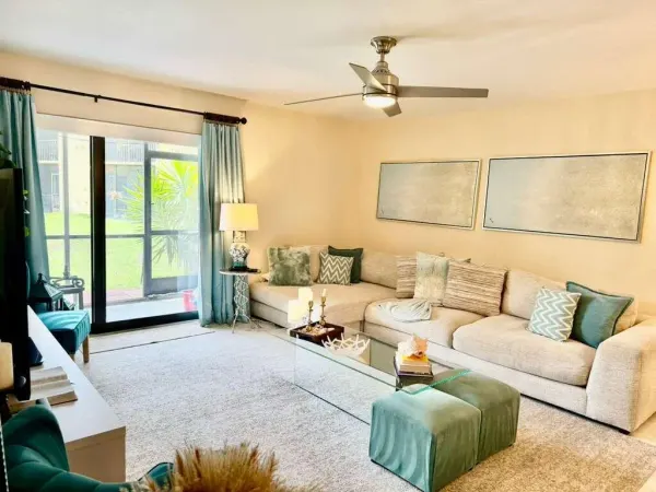 912 SW 9th Street Circle 105, Boca Raton, FL 33486