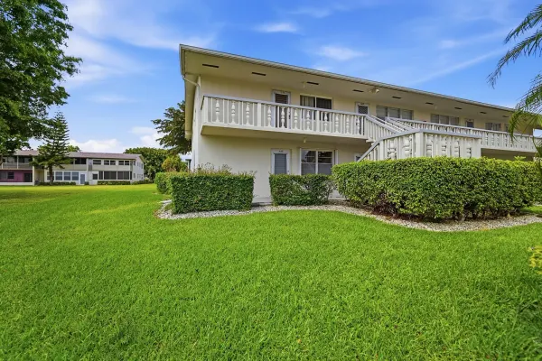 132 Cambridge F, West Palm Beach, FL 33417