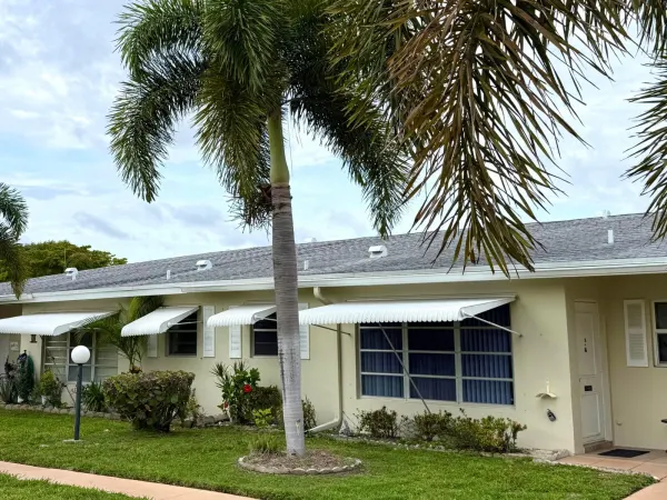 200 Pine Point Drive B, Boynton Beach, FL 33435