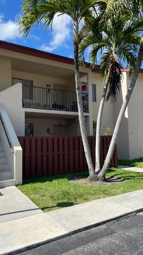 7911 Southgate Boulevard B2, North Lauderdale, FL 33068