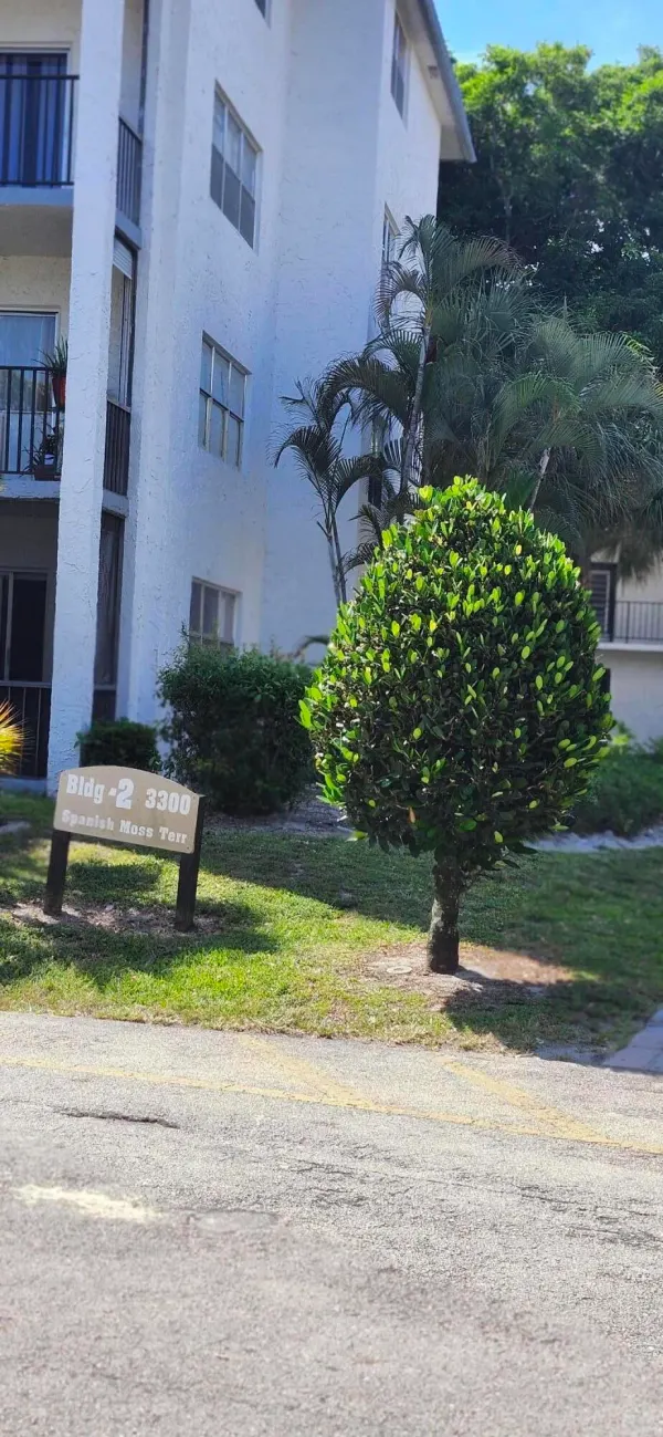3300 Spanish Moss Terrace 402, Lauderhill, FL 33319