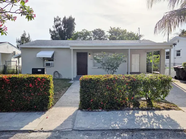 715 S C Street, Lake Worth, FL 33460