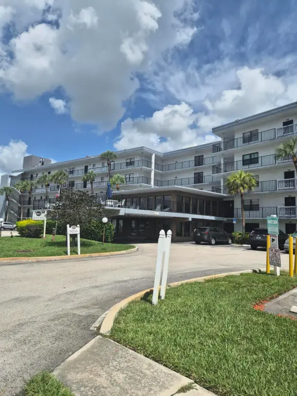 9235 SW 8th Street, Boca Raton, FL 33428