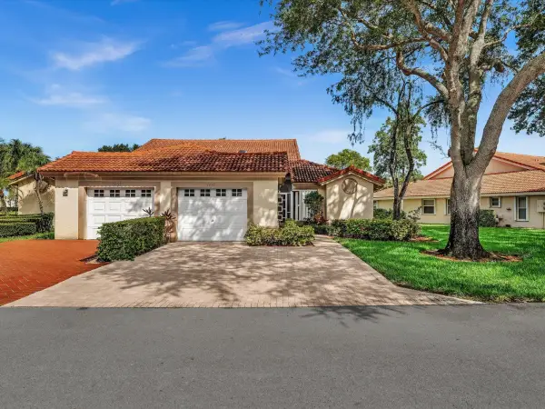 7036 Summer Tree Drive B, Boynton Beach, FL 33437