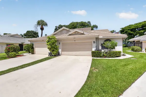10984 Stafford Circle S, Boynton Beach, FL 33436