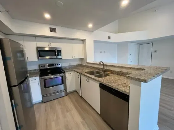 111 Yacht Club Way 305, Hypoluxo, FL 33462