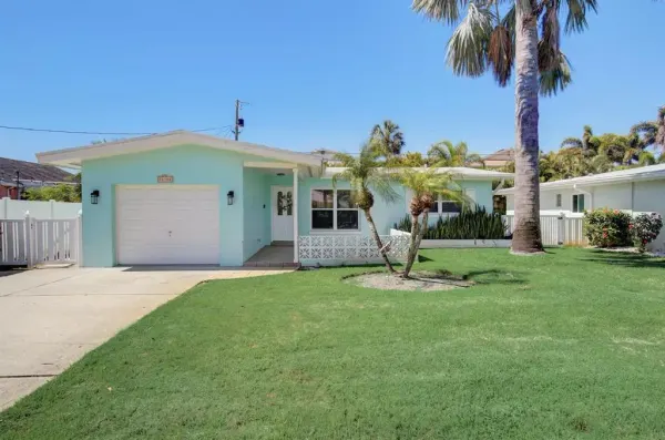 16102 1st Street E, Redington Beach, FL, 33708