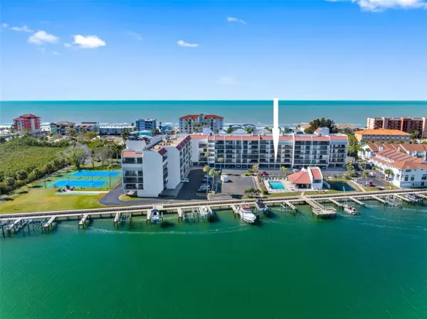 19111 Vista Bay Drive, Unit 204, Indian Shores, FL, 33785