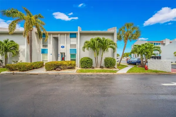 260 Medallion Boulevard, Unit F, Madeira Beach, FL, 33708