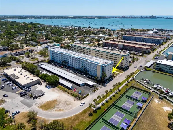 2850 59th Street S, Unit 215, Gulfport, FL, 33707