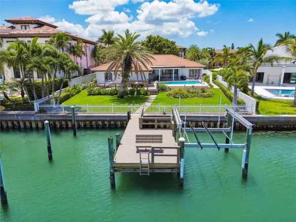 205 Harrison Avenue, Belleair Beach, FL, 33786