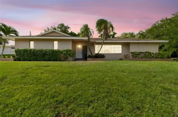 1251 Holiday Drive, Tarpon Springs, FL, 34689