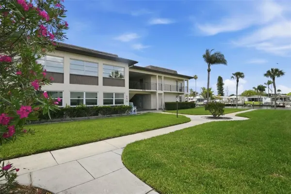 5108 Amulet Drive, Unit 205, New Port Richey, FL, 34652